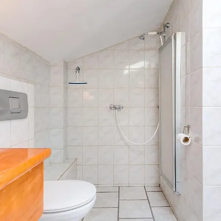 Apartment Tolles In Okrug Gornji Mit Grill, Terrasse Und Garten Und Panoramablick *